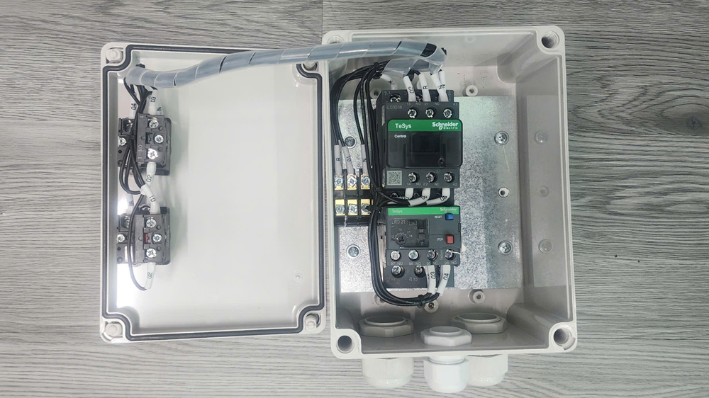 tủ điện khởi động DOL