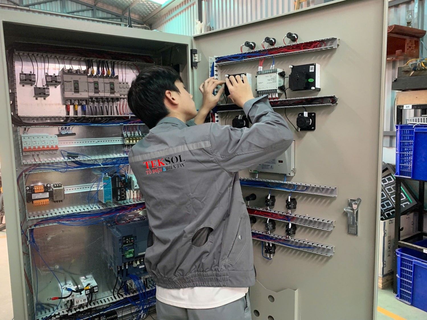 Xưởng Sản Xuất Tủ Điện Hải Phòng – Nên Chọn Đơn Vị Nào?