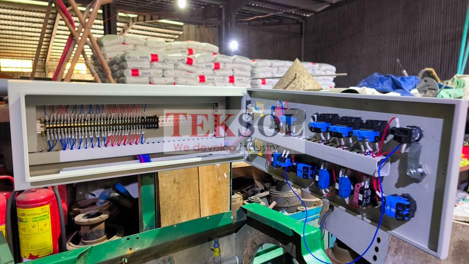 may san xuat ong nhua3