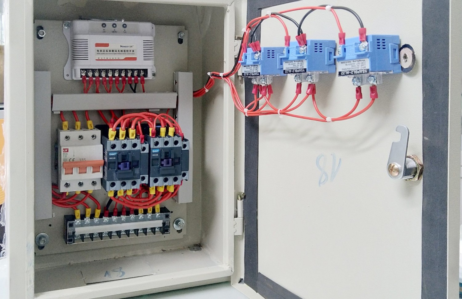 tu dieu khien 3 pha 1